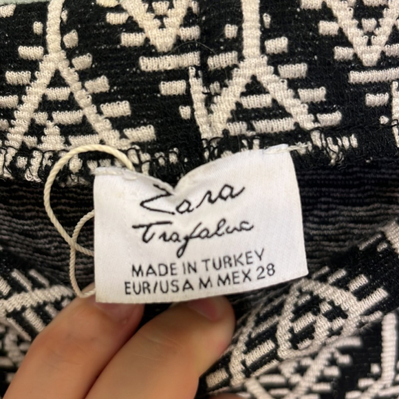 Zara Trafaluc Skirt - Picture 2 of 3